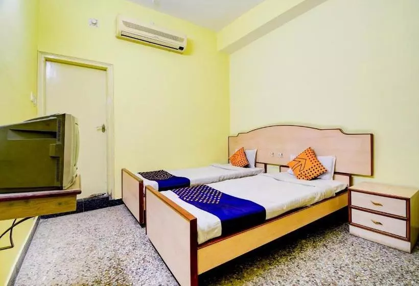 هتل Spot On 80135 Gopala Residency