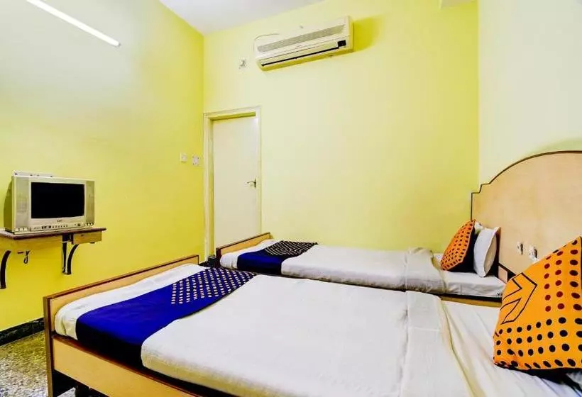 هتل Spot On 80135 Gopala Residency