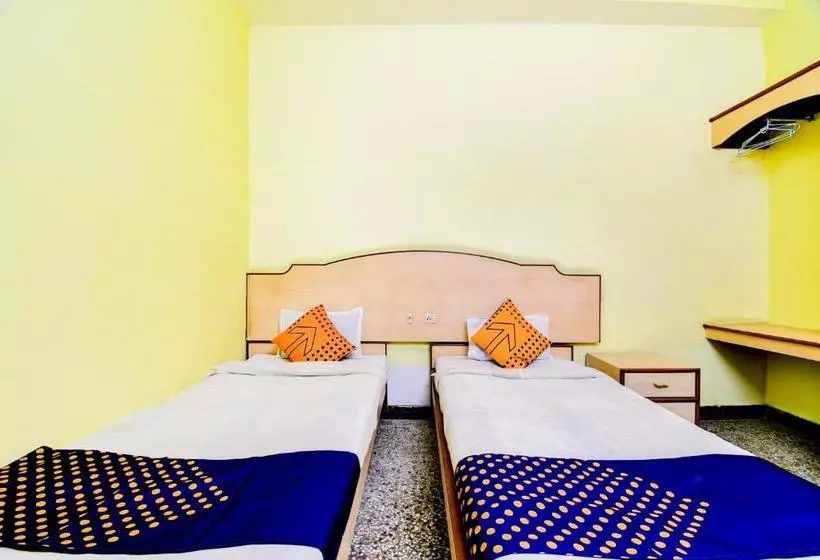 هتل Spot On 80135 Gopala Residency