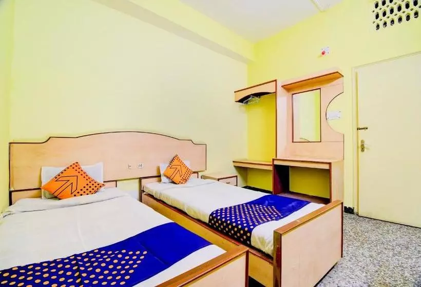 هتل Spot On 80135 Gopala Residency