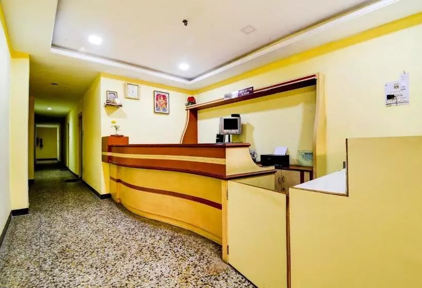 هتل Spot On 80135 Gopala Residency