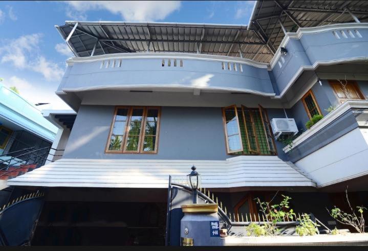 פנסיון Grand Avenue Executive Stay