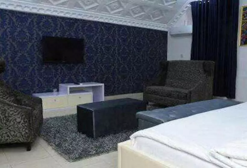 پانسیون Room In Lodge   Ambience Hotel And Suites Magodo