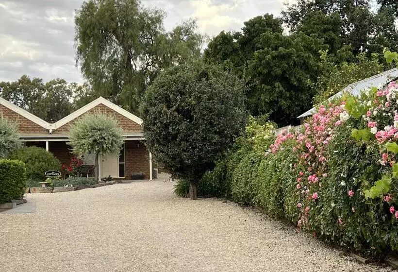 ベッドアンドブレックファースト 1839 Cottages