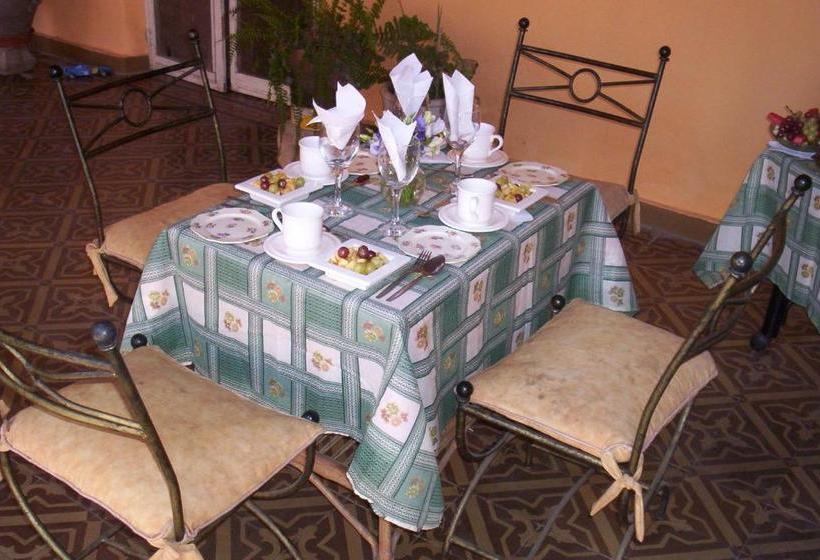 مبيت وإفطار Posada Doña Emilia Amarfil