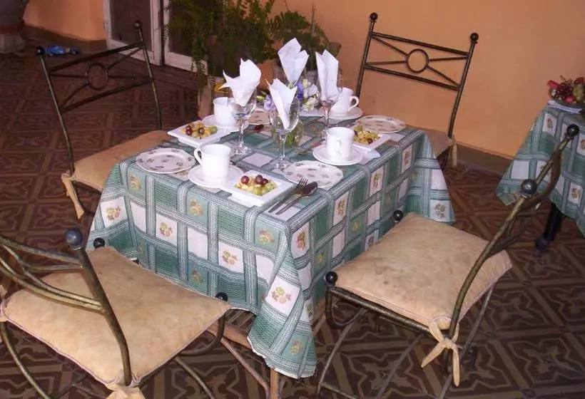 ベッドアンドブレックファースト Posada Doña Emilia Amarfil