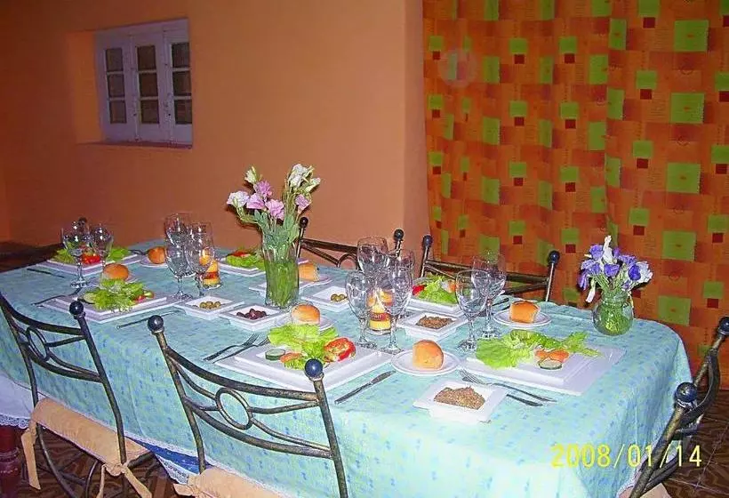 ベッドアンドブレックファースト Posada Doña Emilia Amarfil