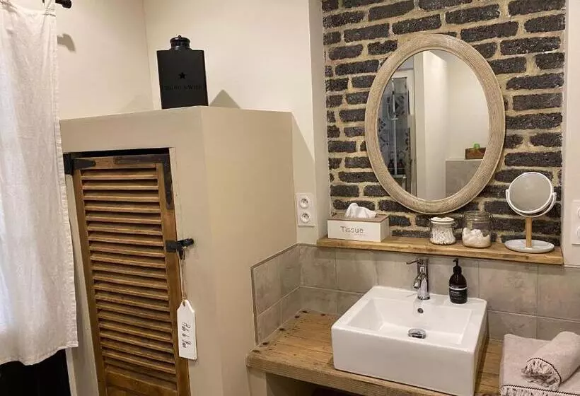 ベッドアンドブレックファースト La Suite Du 12