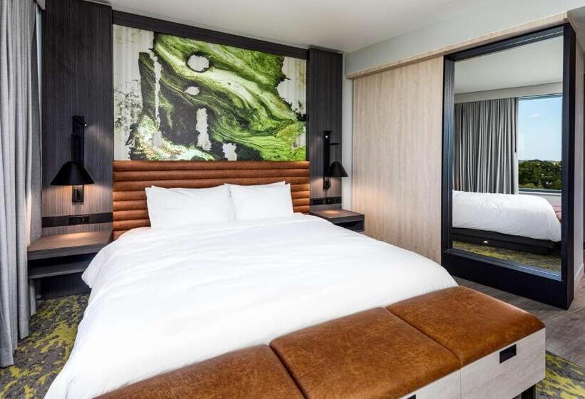 Отель Hyatt Centric Charlotte Southpark