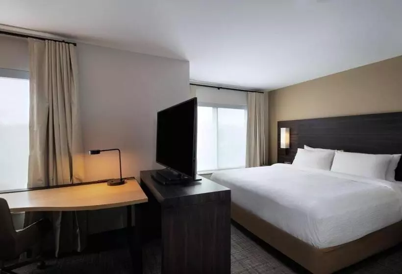 Hotelli Residence Inn New Brunswick Tower Center Blvd