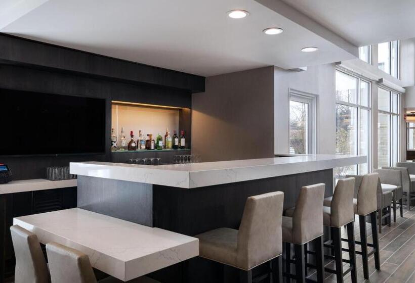 בית מלון כפרי Residence Inn New Brunswick Tower Center Blvd