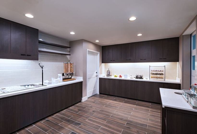 בית מלון כפרי Residence Inn New Brunswick Tower Center Blvd