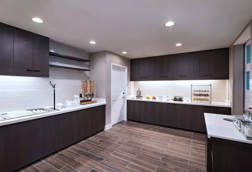 Hotelli Residence Inn New Brunswick Tower Center Blvd