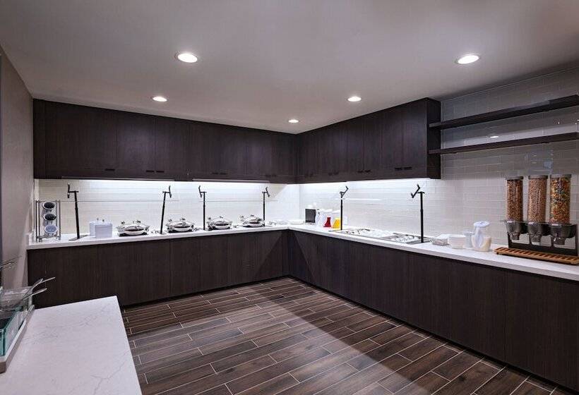 בית מלון כפרי Residence Inn New Brunswick Tower Center Blvd