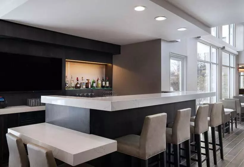 Hotelli Residence Inn New Brunswick Tower Center Blvd