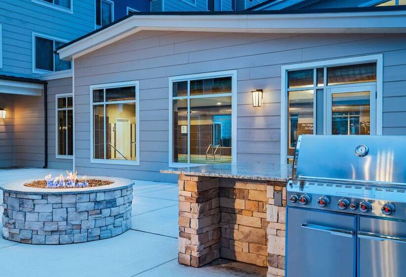 בית מלון כפרי Residence Inn New Brunswick Tower Center Blvd