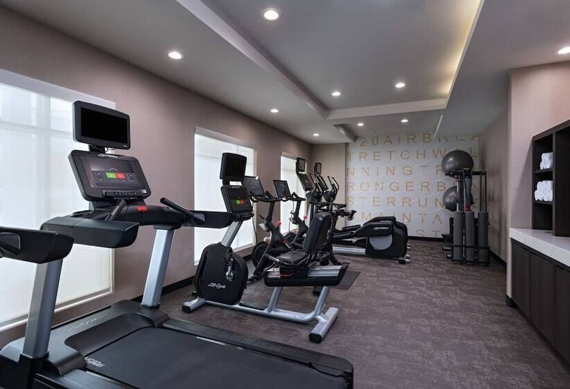 בית מלון כפרי Residence Inn New Brunswick Tower Center Blvd