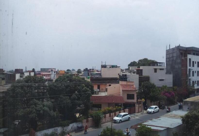 Hotel The Vilana A Unit Of Jg Developers Rishikesh