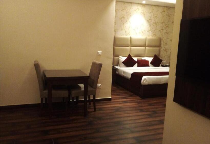 Hotel The Vilana A Unit Of Jg Developers Rishikesh