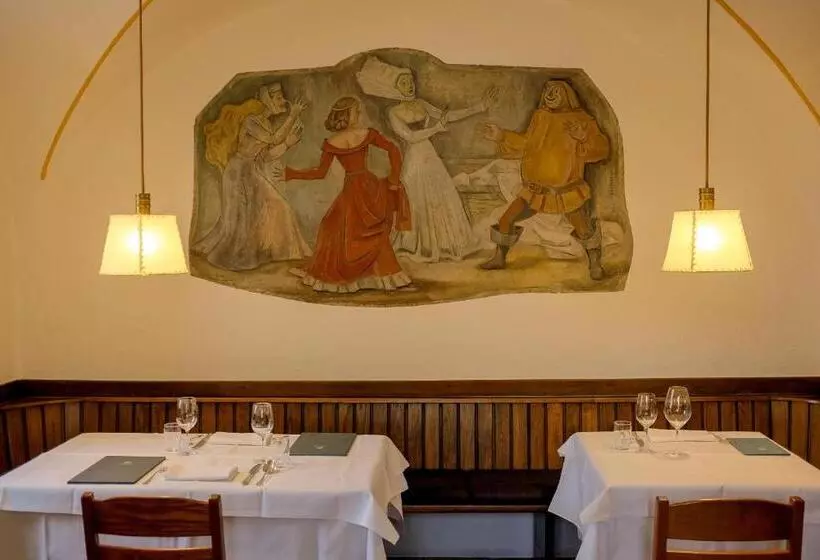 Hotelli Weisses Rössl