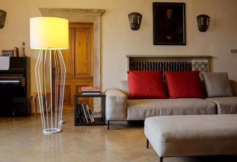 Hotelli Weisses Rössl