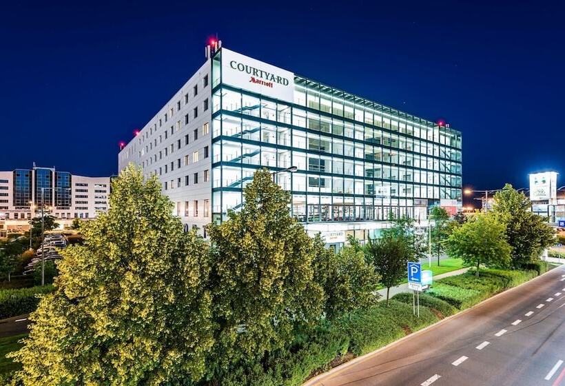 هتل Courtyard By Marriott Prague Airport