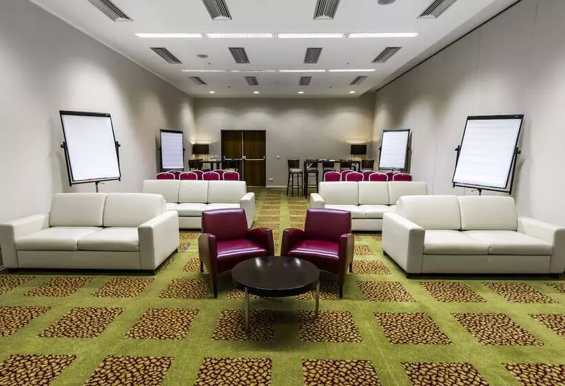 酒店 Courtyard By Marriott Prague Airport