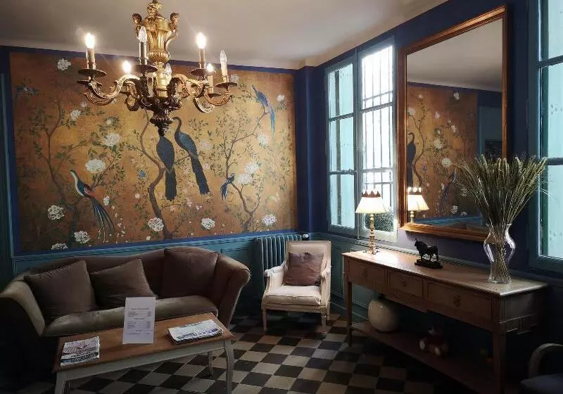 Hotel De L Amphitheatre