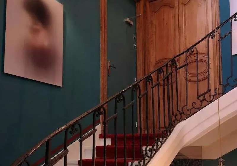 Hotel De L Amphitheatre