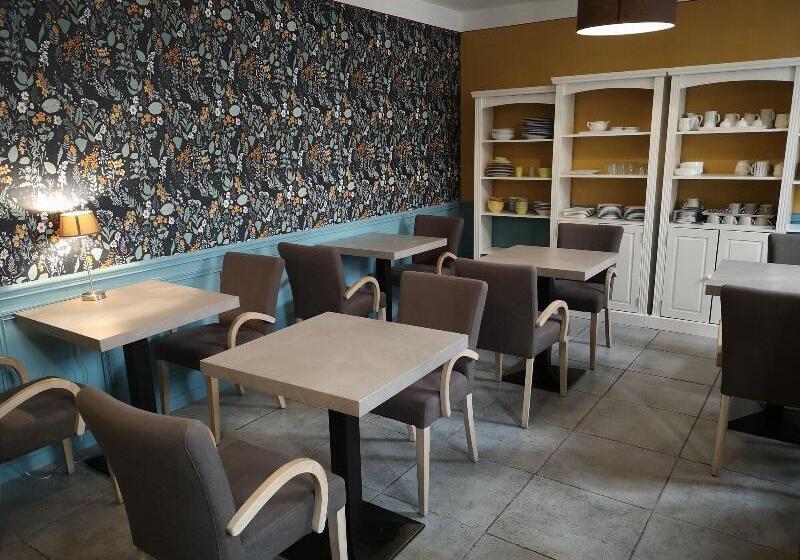 هتل De L Amphitheatre