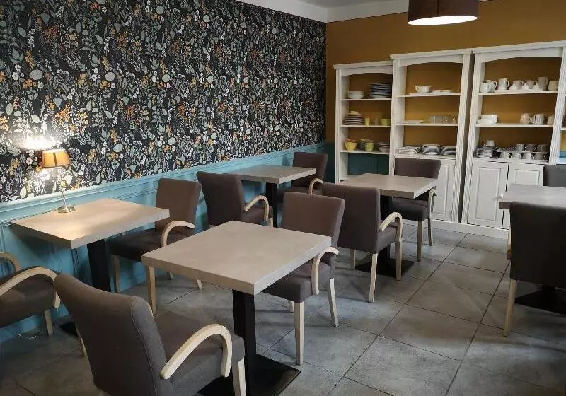 Hotel De L Amphitheatre