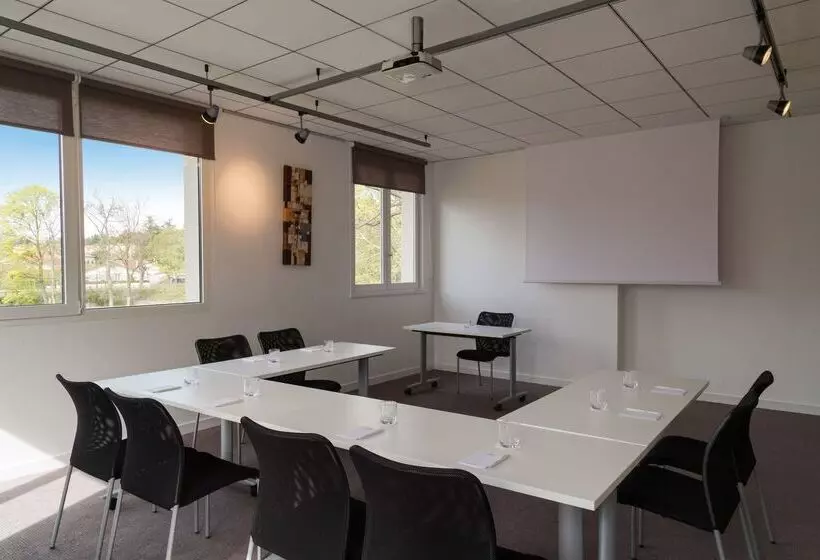 בית מלון כפרי Domaine La Charpinière, The Originals Collection