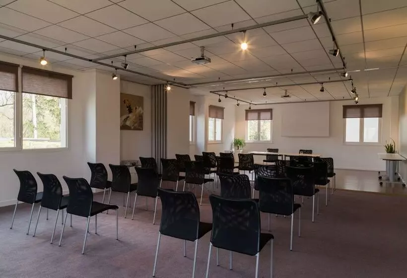 בית מלון כפרי Domaine La Charpinière, The Originals Collection