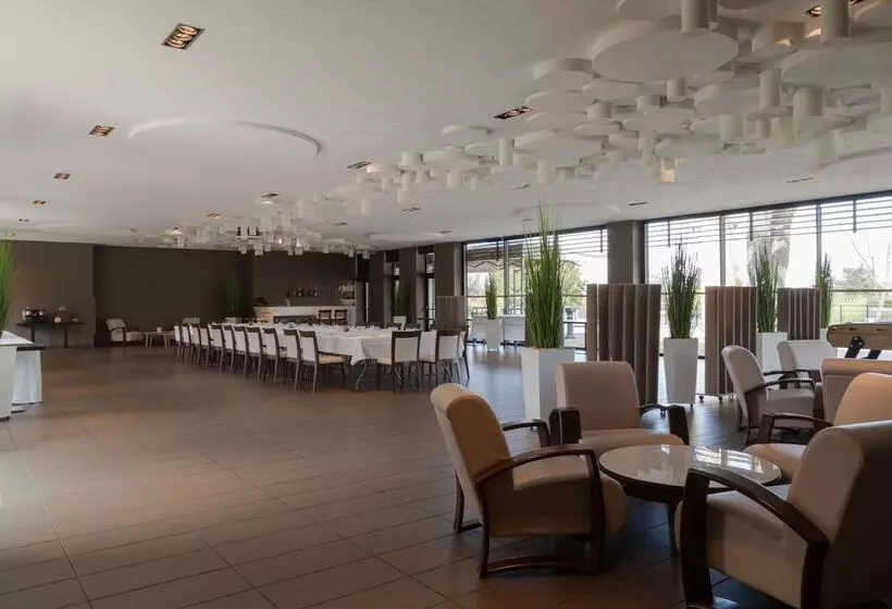 בית מלון כפרי Domaine La Charpinière, The Originals Collection