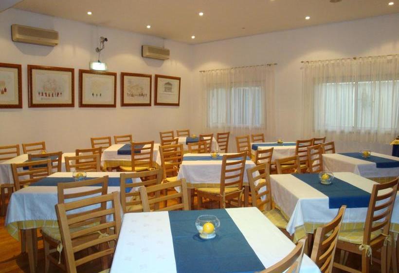 Отель D. Ines De Castro