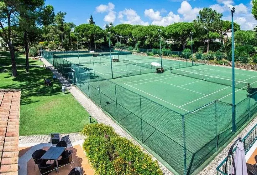 호텔 Four Seasons Country Club