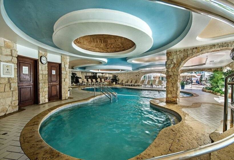 فندق Four Seasons Country Club