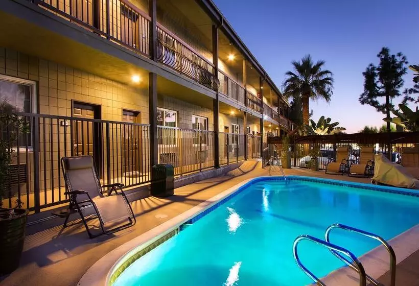 Szálloda Granada Inn