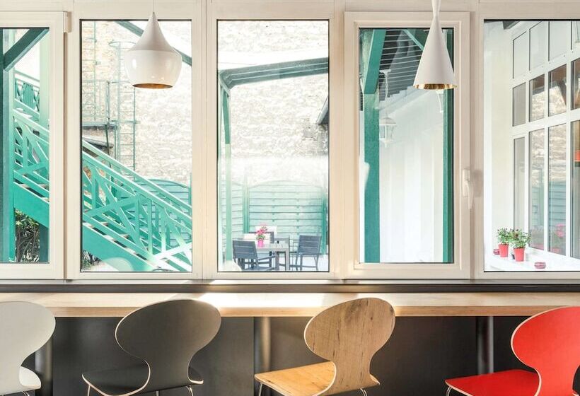 בית מלון כפרי Ibis Levallois Perret