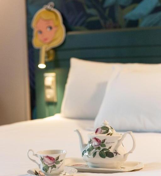 فندق Hôtel Grand Confort Le Moulin Rouge