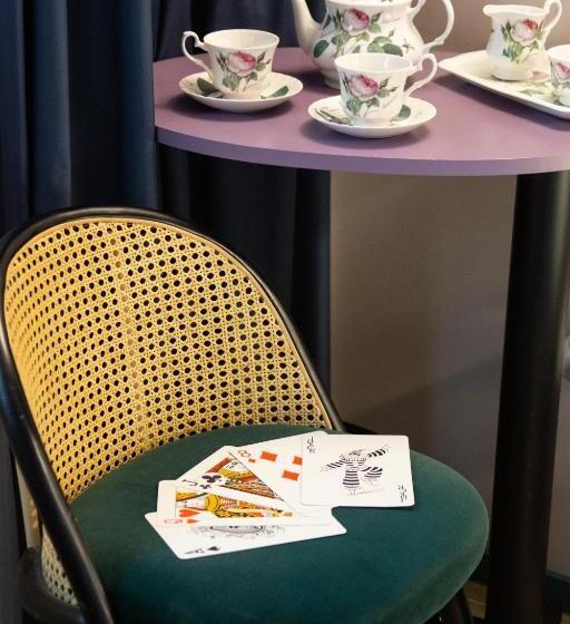 فندق Hôtel Grand Confort Le Moulin Rouge