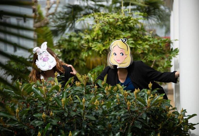 فندق Hôtel Grand Confort Le Moulin Rouge