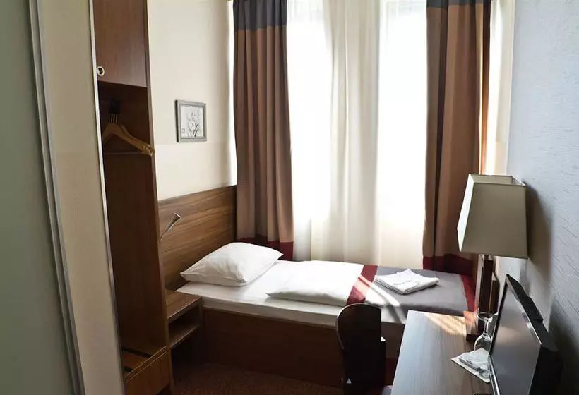 هتل Ivbergs Berlin Messe