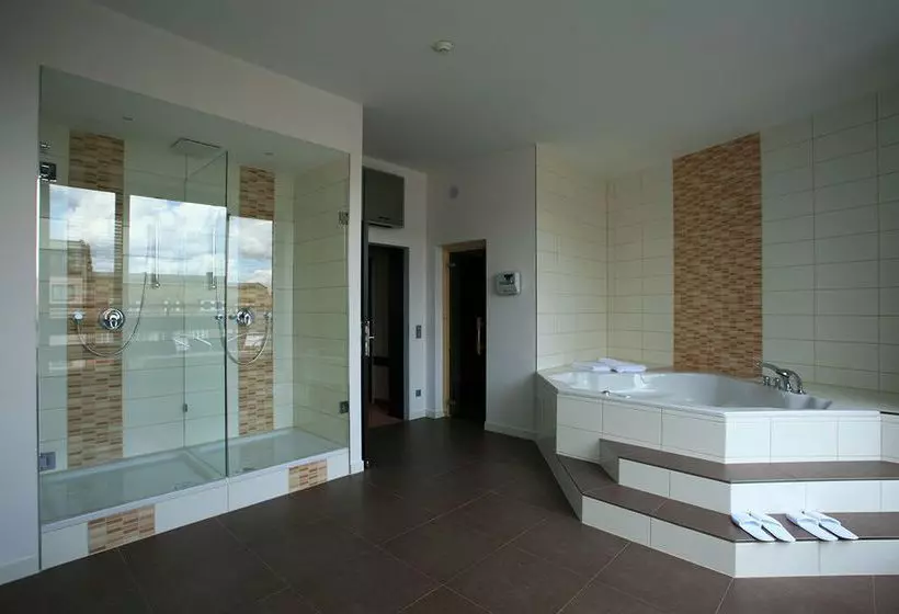 هتل Ivbergs Berlin Messe