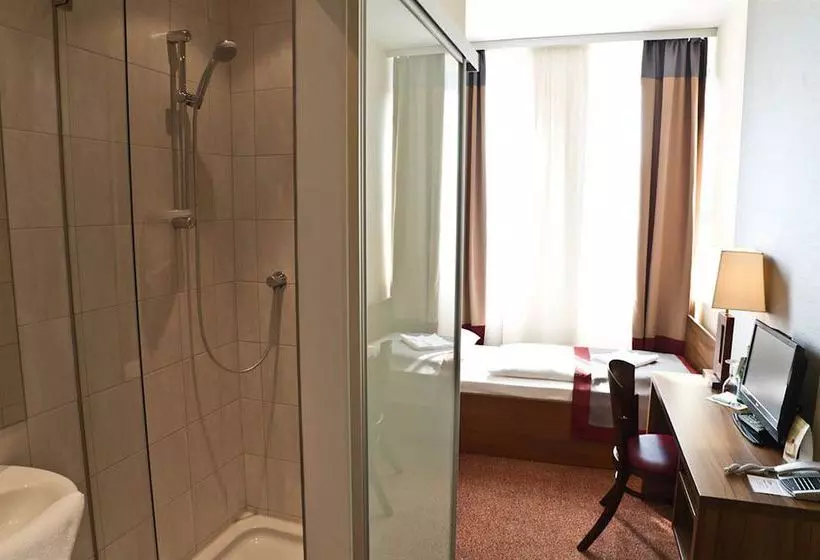 هتل Ivbergs Berlin Messe