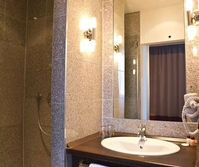 هتل Ivbergs Berlin Messe