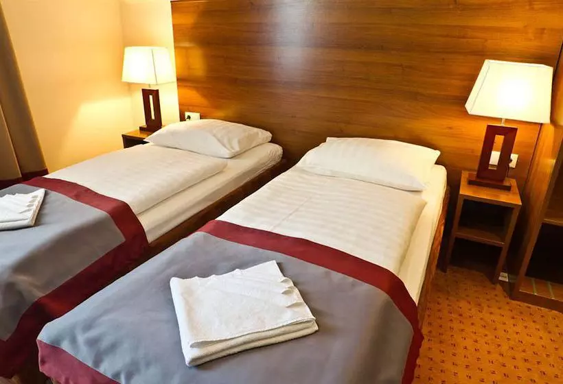 هتل Ivbergs Berlin Messe