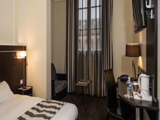 هتل Kyriad Paris 10 Gare de L'Est