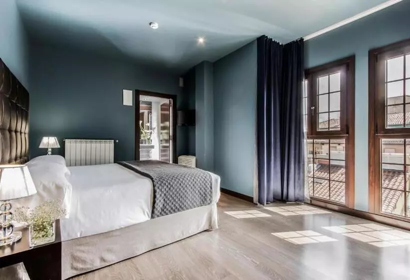 Hotel Pamplona Catedral