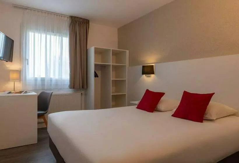 Отель The Originals Bernay Acropole